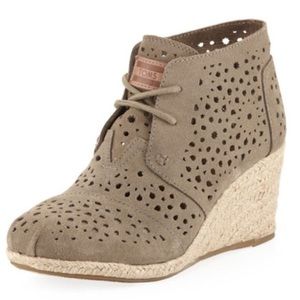 Toms tan suede cut out wedges